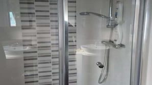 Casa | Bany | Dutxa i tovalloles