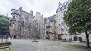Exterior - Modern Apartment in Edinburgh Near Edinburgh Castle (Edinburgh)