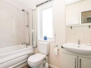House | Bathroom | Bathtub, towels