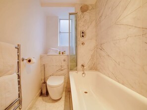 Bathroom - Beautiful Studio in London Near The Gloucestor Casino (London)