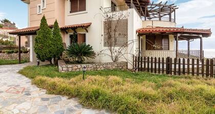 Graceful Villa in Raches Fthiotidos With Patio
