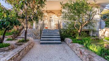 Apartment | Exterior