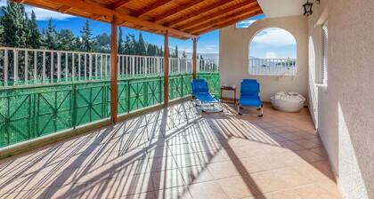 Alluring Cottage in Porto Rafti With Balcony