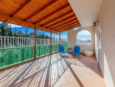 Alluring Cottage in Porto Rafti With Balcony