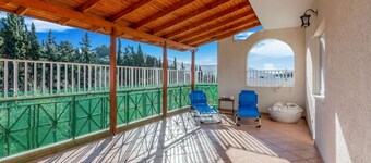 알류링 코티지 인 포르토 라프티 위스 발코니