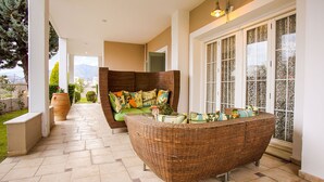 Villa | Balcony - Lavish Villa with Netflix in Volos near Beach & Pilion (Volos)