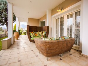 Balcony - Lavish Villa with Netflix in Volos near Beach & Pilion (Volos)