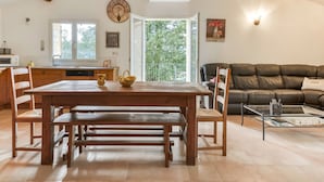 Dining - Graceful Cottage in Malaucène With Private Swimming Pool (Malaucene)