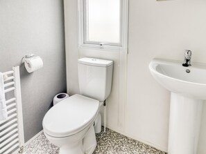 Bathroom - Lovely Holiday Home in Hastings near Alexandra Park (Hastings)