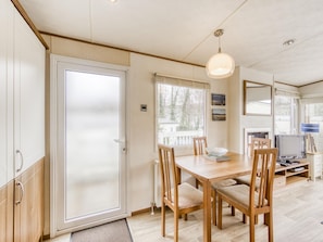 Dining - Pleasant Home in Hastings near Hastings Pier (Hastings)
