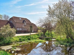 Exterior - Boutique Apartment in Bere Regis With Pond (Wareham)