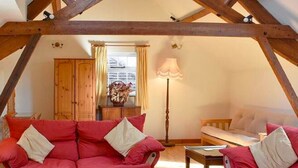 Living room - Boutique Apartment in Bere Regis With Pond (Wareham)