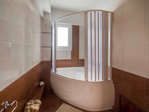 Villa | Bathroom