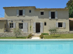 Exterior - Lush Home in L'isle-sur-la-sorgue With Swimming Pool (L'Isle-sur-la-Sorgue)