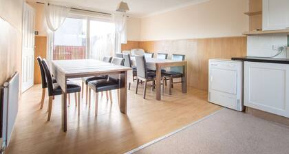 Alluring Holiday Home in Livingston near Town Center