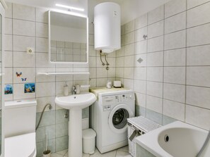 Apartment | Badezimmer | Duschwanne