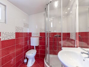Apartment | Bathroom - Waterfront Apartment in Vir with Balcony near Sea Beach (Vir)