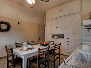 Dining - Holiday Home in Lütow Near Thermal Springs and Beach (Molos-Agios Konstantinos)
