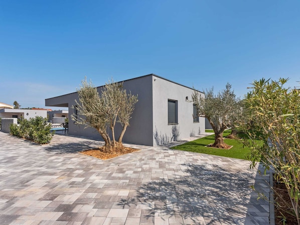 House | Exterior