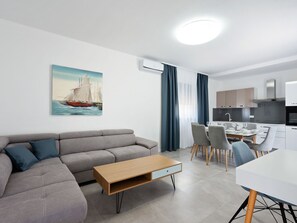 Dining - Holiday Home in Vir With Pool & Sauna (Vir)