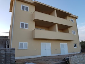 Apartment | Exterior - Contemporary Apartment in Neviđane near Sea  (Pasman)