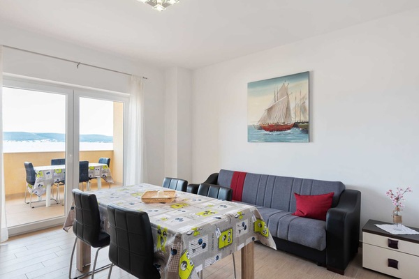 Apartment | Dining