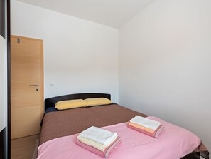 Apartment | 2 bedrooms - Simplistic Apartment in Neviđane near Sea Beach (Pasman)