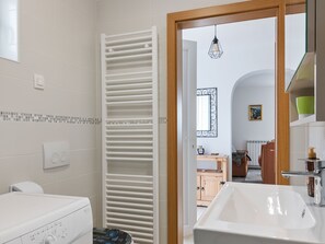 Apartment | Bathroom - Lovely Apartment in Veprinac With Private Terrace (Opatija)