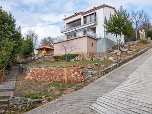 Exterior - Lovely Apartment in Veprinac With Private Terrace (Opatija)