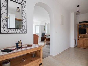 3 bedrooms, individually furnished, bed sheets - Lovely Apartment in Veprinac With Private Terrace (Opatija)