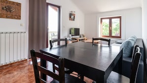 Dining - Simplistic Holiday Home in Lovran With Swimming Pool (Opatija)