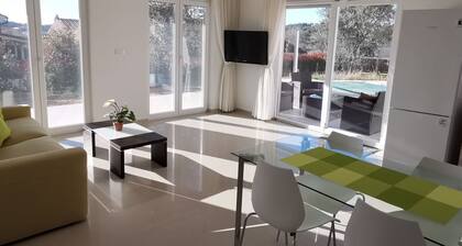 Apartment in Banjole Near the Beach