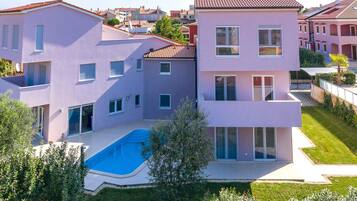 Apartment | Pool | Outdoor pool