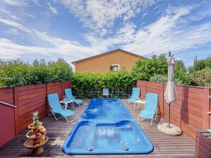 Pool - Modern Holiday Home in Umag With Private Whirlpool (Umag)