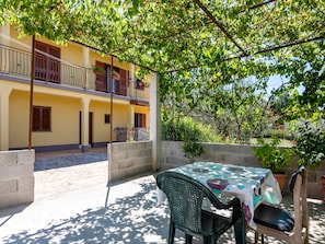 Apartment | Garden