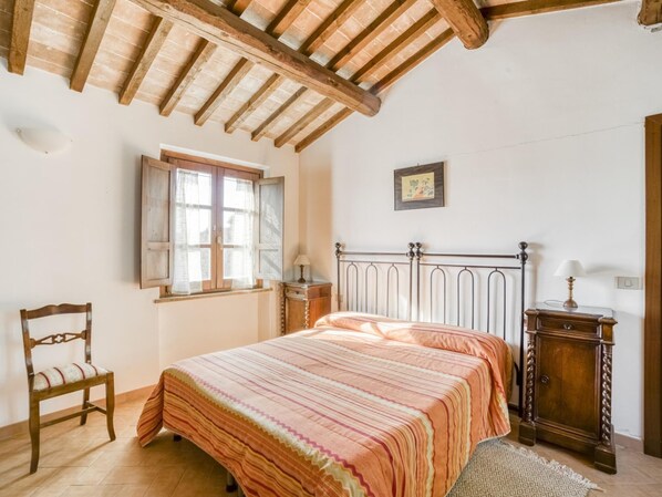 1 bedroom, individually furnished, free WiFi, bed sheets - Apartment Near Donatello Sculpture (Citerna)