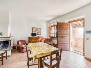 Dining - Apartment Near Donatello Sculpture (Citerna)