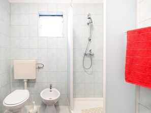 Cottage | Bathroom