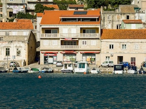 Exterior - Modern Apartment in Korčula with Terrace  (Vela Luka)