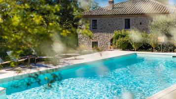Piscina all'aperto