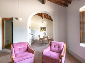 Living room - Secluded Apartment in Rapolano Terme With Garden (Rapolano Terme)