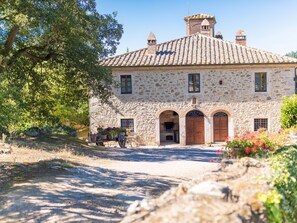 Exterior - Secluded Apartment in Rapolano Terme With Garden (Rapolano Terme)