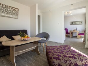 Dining - Premium Holiday Home in Kučine-Mravinci with Swimming Pool  (Split)