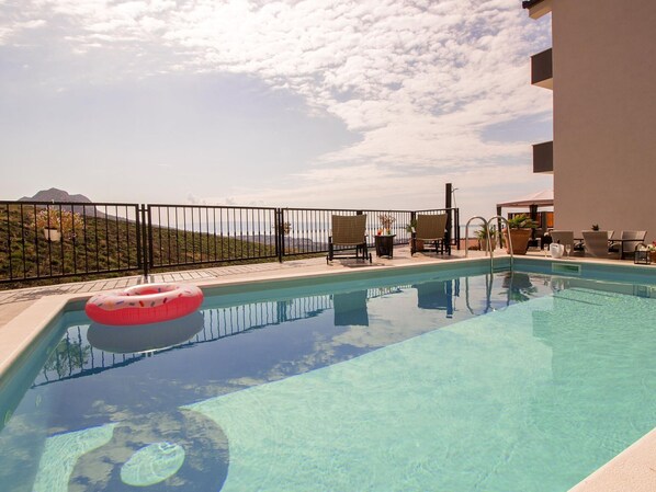 Outdoor pool - Premium Holiday Home in Kučine-Mravinci with Swimming Pool  (Split)