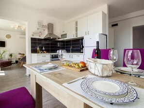 Dining - Premium Holiday Home in Kučine-Mravinci with Swimming Pool  (Split)