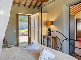 Cottage | 1 bedroom, bed sheets