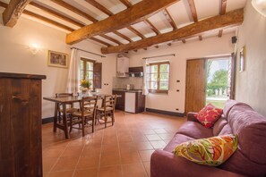 Living room - Holiday Home in Magione Near Lake Trasimeno (Magione)