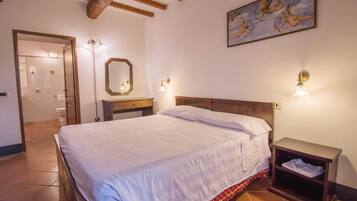 Cottage | 1 bedroom, individually furnished, bed sheets