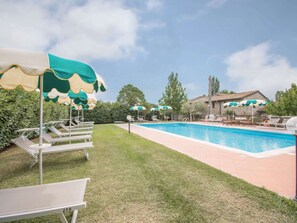 Cottage | Pool | Outdoor pool - Holiday Home in Magione Near Lake Trasimeno (Magione)