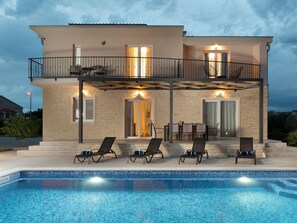 Indoor pool, outdoor pool - Secluded Villa in Murvica With Terrace (Policnik)